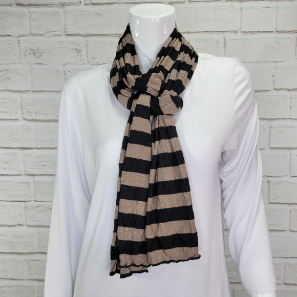 Comfy USA Crinkle Blk/Tan Scarf - Picture 4 of 4